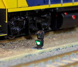 4 x 2-wire US-type Ground Signal with easy-to-use mounting adapters. (w/o control board)