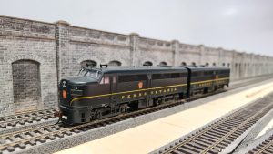 Bachmann 64706 / 64906 HO Alco FA2 PRR (Single Stripe) A+B Sound Fitted