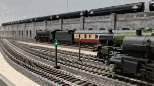 4x Red/Green Ground Signals with easy-to-use mounting adapters (with Control Boards to use with Cobalt Analog, Cobalt Digital or similarly wired turnout motors)